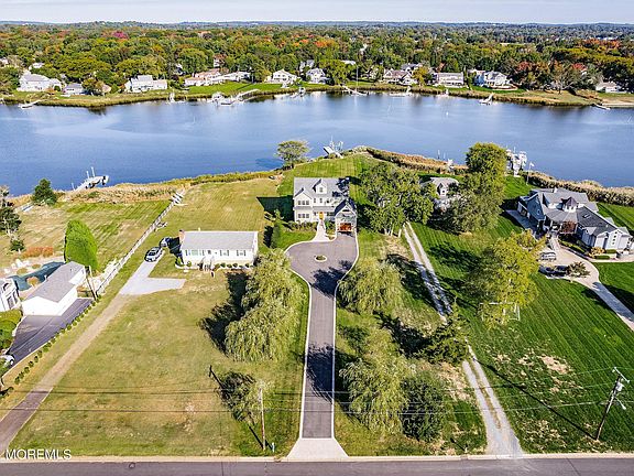 2nd image of 105 Horseneck Point Rd