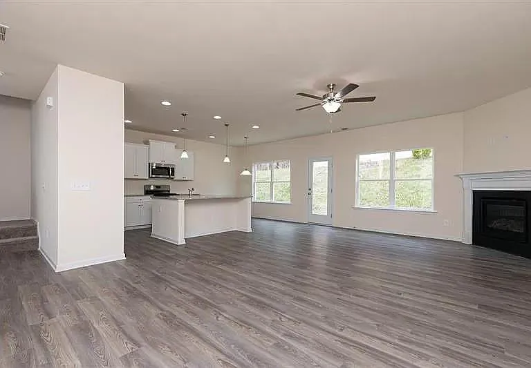 157 Bryon Ln — Photo 8