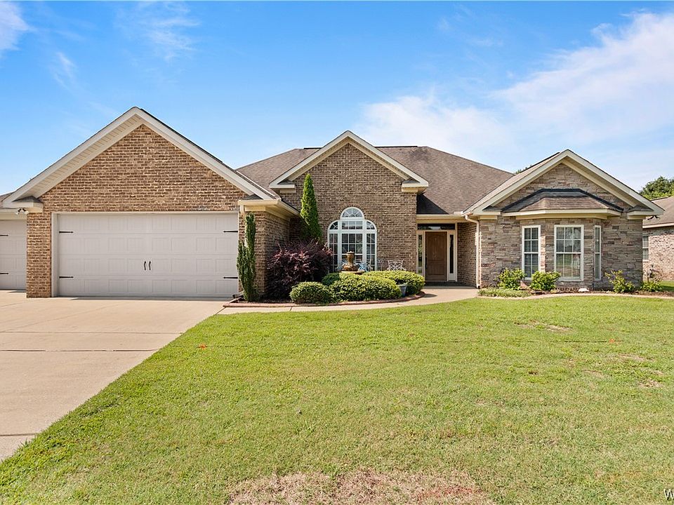 1st image of 2015 Harrison Dr