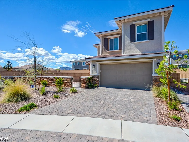141 Neverland Ave — Photo 3