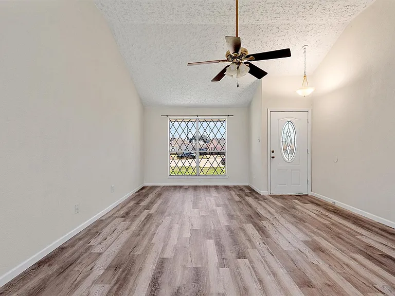 3706 Westmeadow Dr — Photo 6