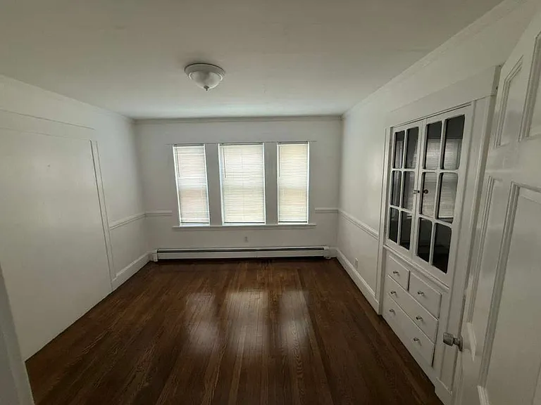 50 Raymond St — Photo 15
