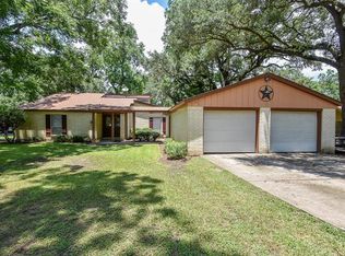 214 Jay St, Boling, TX 77420