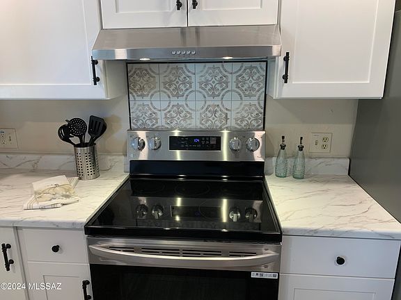 4th image of 3027 W Bartlett Pl