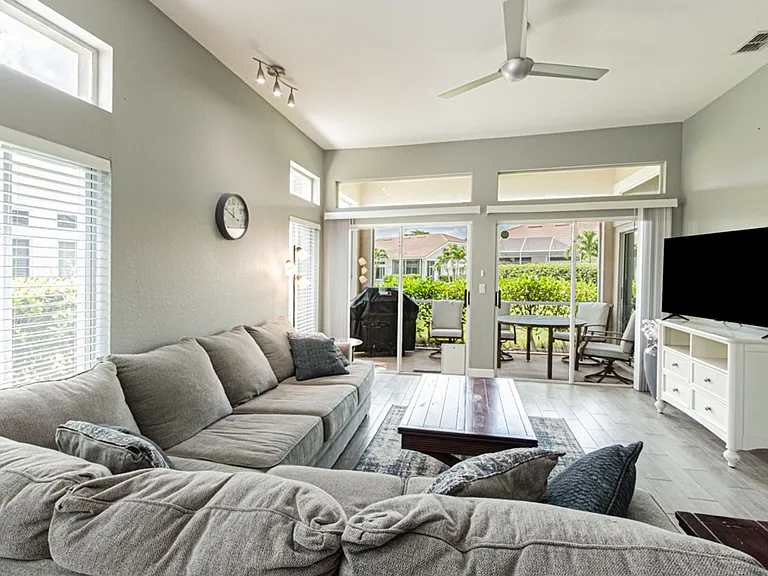 12855 Devonshire Lakes Cir — Photo 18