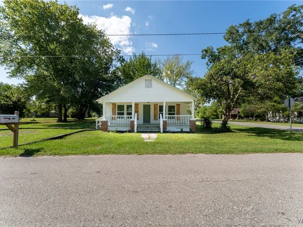 171 3rd Ave, Moundville, AL 35474