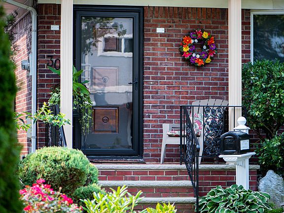 5th image of 30 Lortel Ave