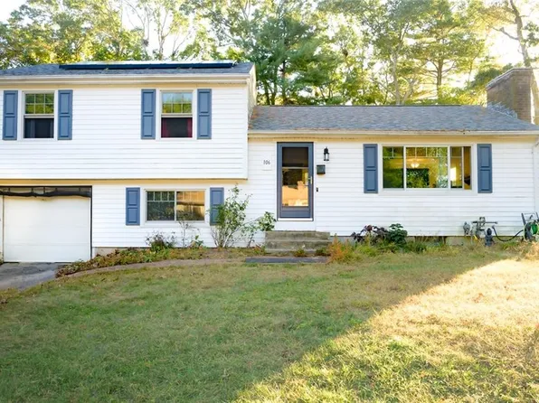 106 Brookside Dr, North Kingstown, RI 02852