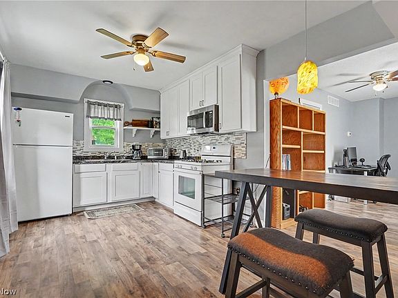5th image of 470 Secrist Ln