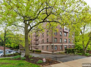 100 E Palisade Ave APT B22, Englewood, NJ 07631
