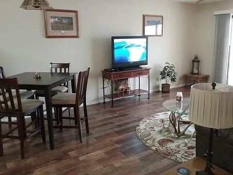 1 bed, 1.5 bath, 777 sqft, $1,600 — Photo 2