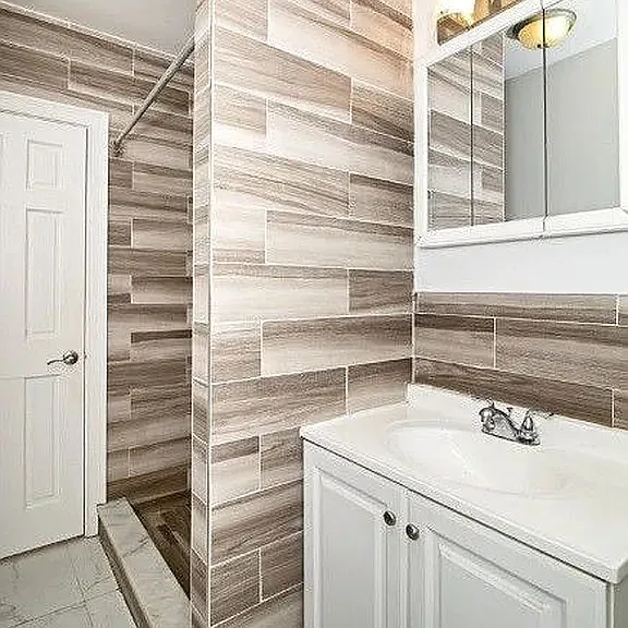 243 E 18th St #16 — Photo 6