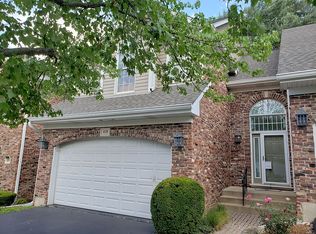 826 W Drew Ln, Palatine, IL 60067