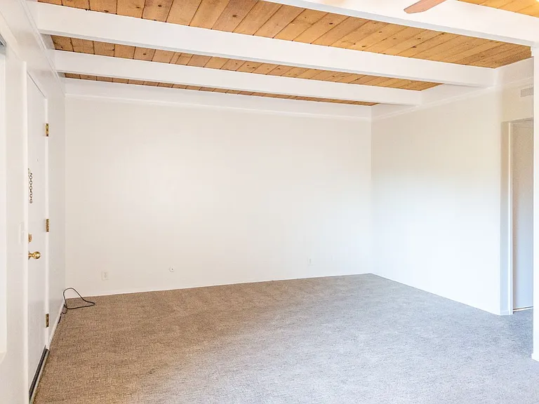 11 S Knoll Rd #17 — Photo 5