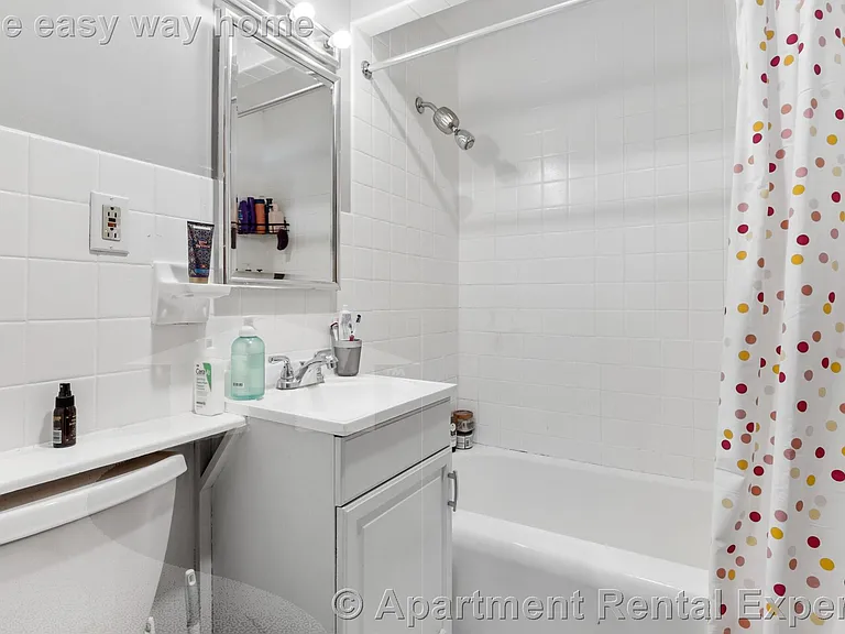 18 Barton St #2 — Photo 9