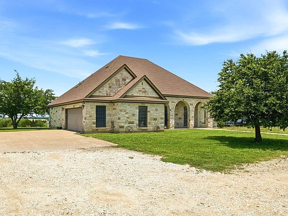 3rd image of 701 County Road 107