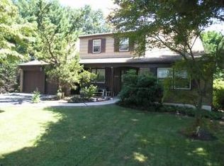 571 Cavalcade Ln, Warminster, PA