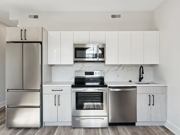 862 N 41st