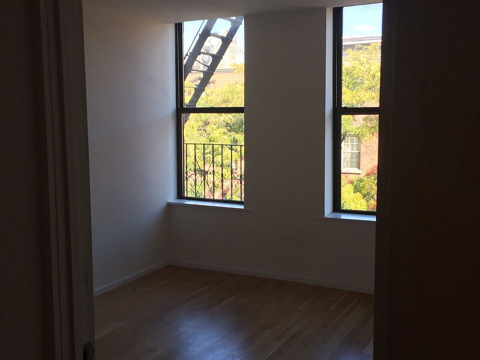 2nd image of 140 17th St APT 6