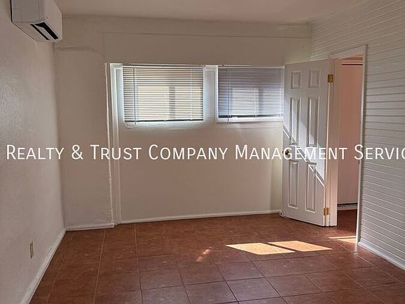 4th image of 3004 E Adams St #2-1