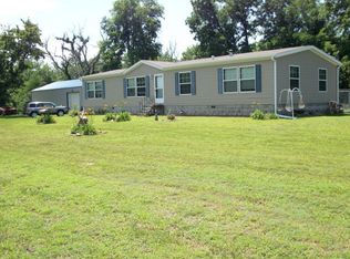 2285 Rr 1, Stronghurst, IL 61480