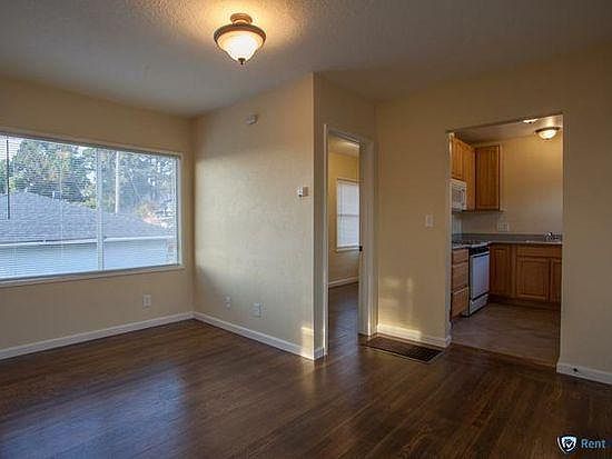 4th image of 2833 82nd Ave