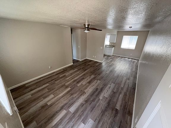 4th image of 4833 E Lane Avenue