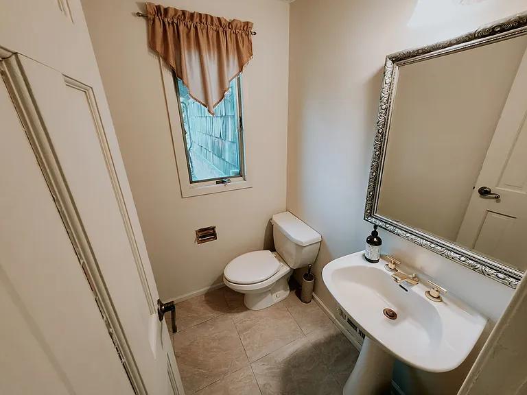 9 Firelight Ct — Photo 7