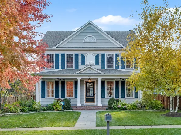 785 Meadow Ln, Libertyville, IL 60048