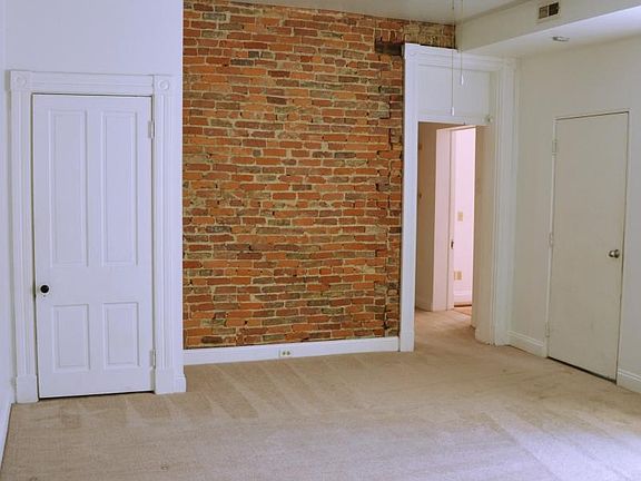 5th image of 2404 W Clifton Ave #1