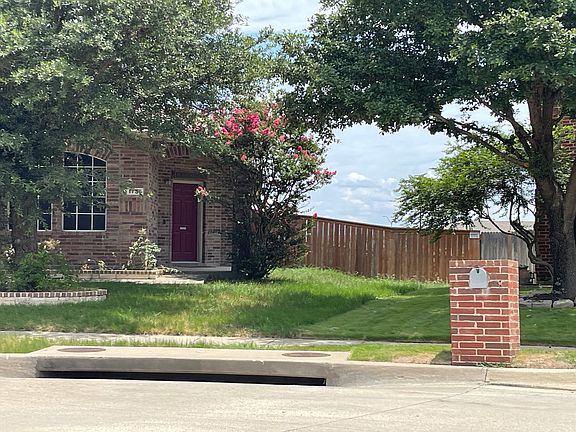 2nd image of 1736 Quail Springs Cir