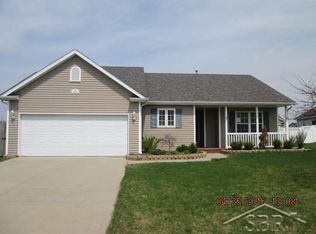 10088 Blue Jay Dr, Freeland, MI