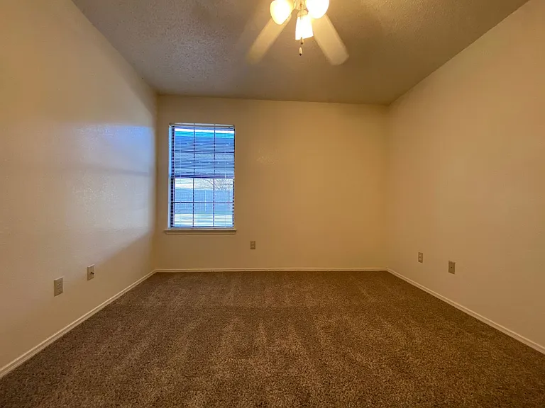 9221 Regal Dr — Photo 8