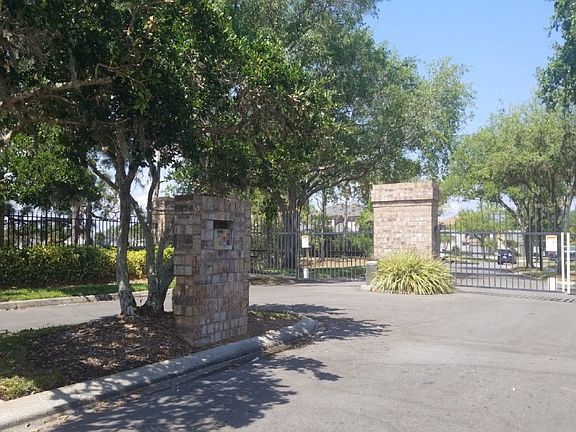 3rd image of 4441 Lake Calabay Dr