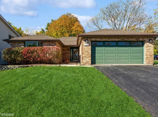 1153 Needham Rd, Naperville, IL 60563