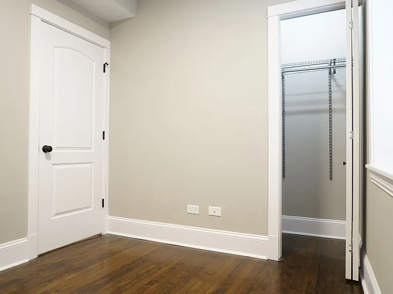 Arg Llc, 2848 W. Barry Series — Photo 23