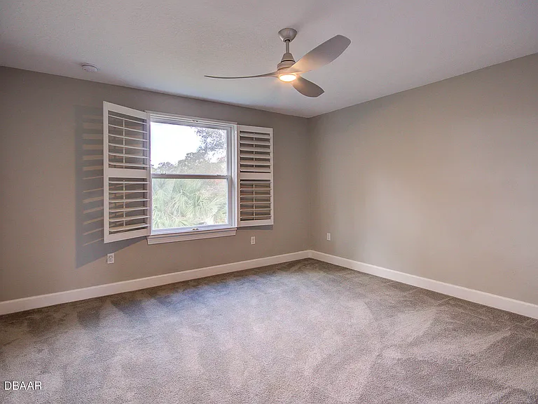 1320 N Beach St — Photo 31