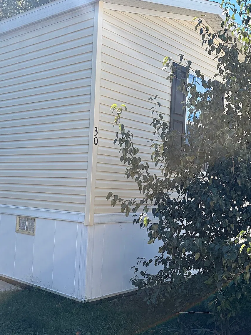 3 bed, 1056 sqft, $1,199 — Photo 1