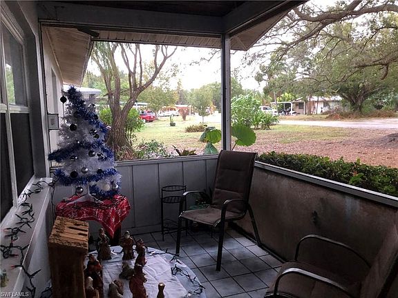 3rd image of 1633 Daniels Dr