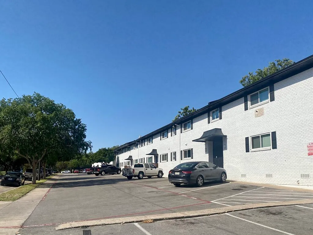 Travis Gardens — Photo 4