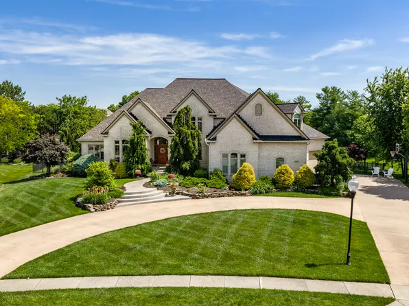 10761 English Oaks Dr, Carmel, IN 46032