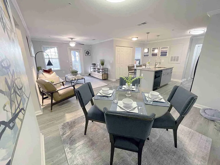The Aventine Greenville Apartment Homes — Photo 12