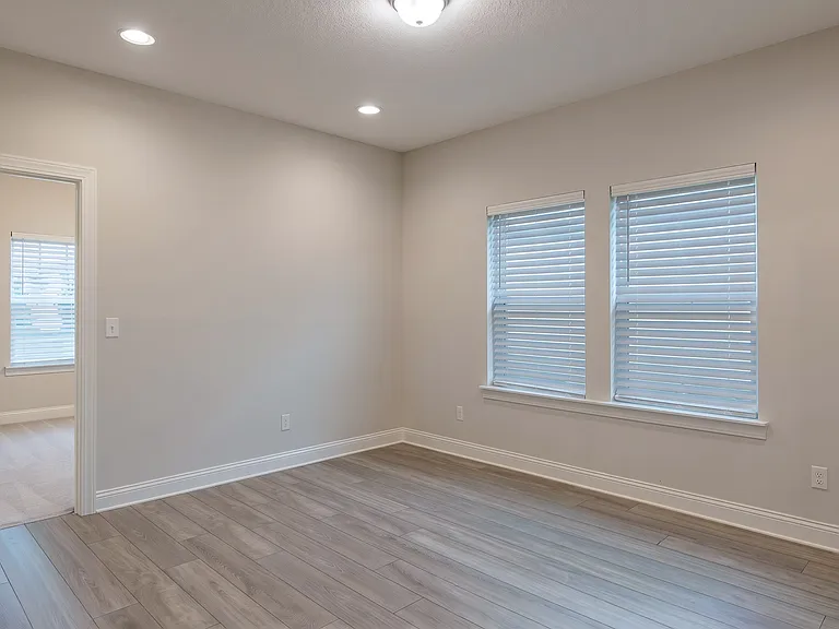 79 Stansbury Ln — Photo 17