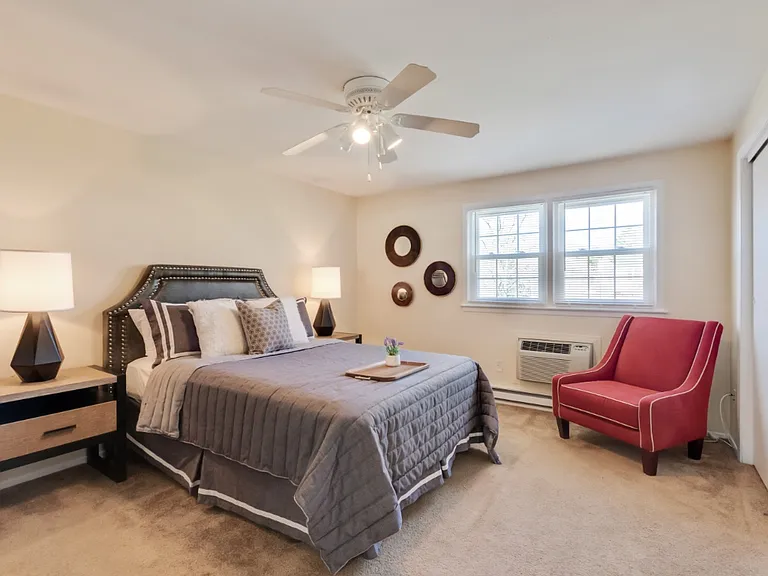 West Hill Apartments — Photo 18