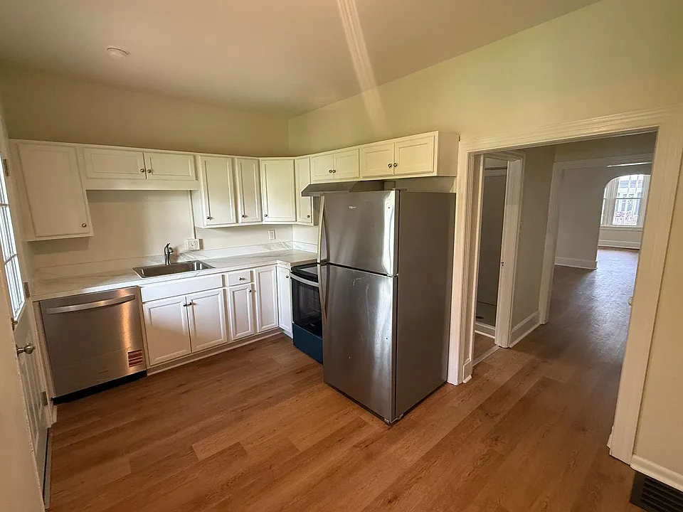 345-347 W Penn St