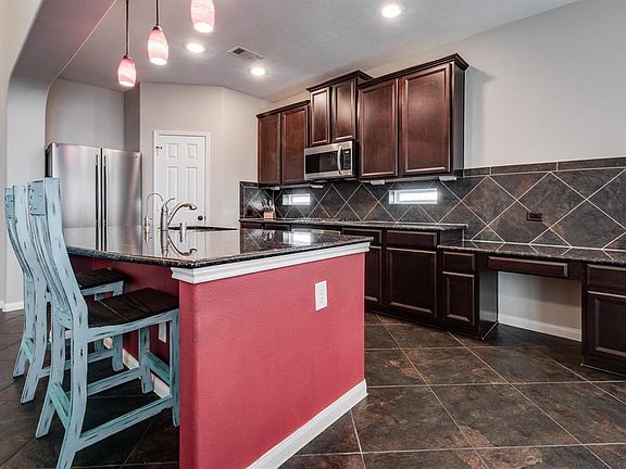 2nd image of 13519 Cottonwood Dr
