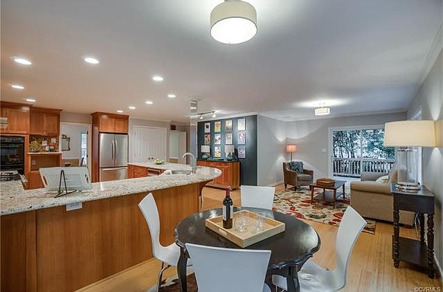 1st image of 9539 Oldhouse Dr