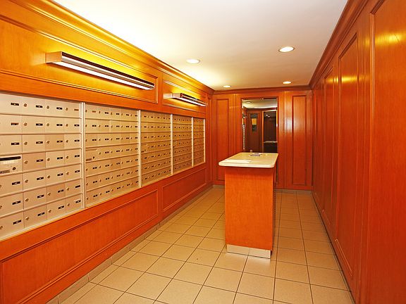 5th image of 16-66 Bell Blvd #417