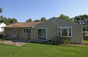 2nd image of 821 Parker Dr