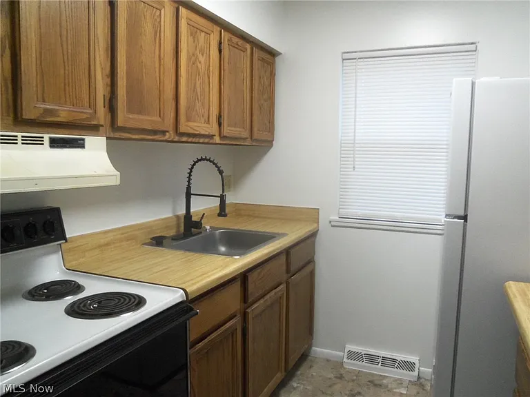 762 Mentor Ave #31 — Photo 6